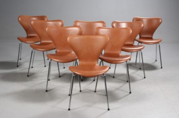 Arne Jacobsen. 7erne. Otte spisestol, model 3107, nybetrukket (8)