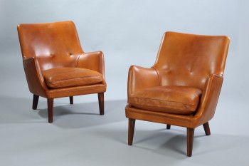 Arne Vodder. Et par lænestole i cognacfarvet læder (2)