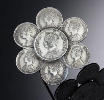Broche lavet af Dronning Victoria sølvmønter