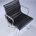 Charles Eames. Armstol, model EA-108, sort Full Leather.