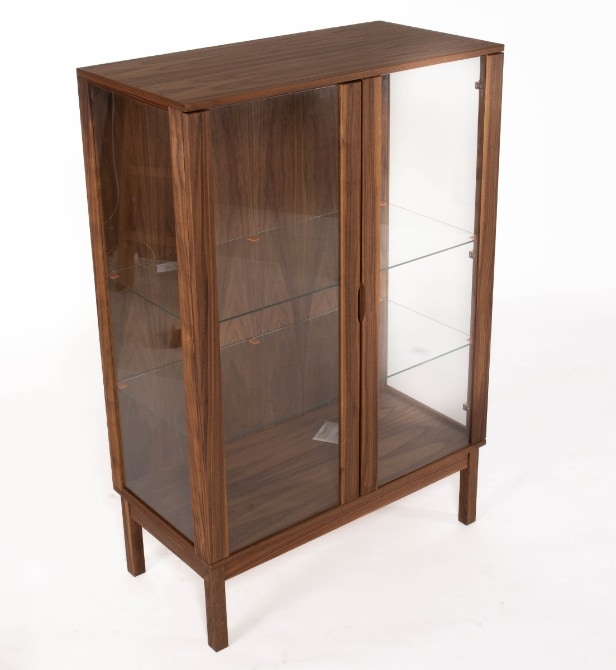 437. Klim Furniture. Vitrineskab af olieret valnød, model V302