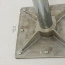 Arne Jacobsen. Kvadratisk sofabord med plade af hvid laminat