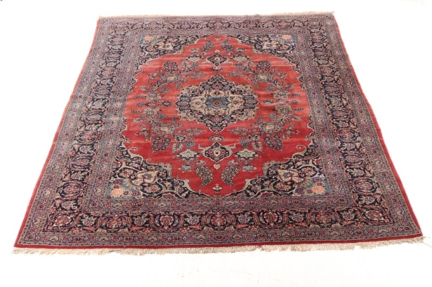 Persian Keshan carpet, 370 x 266 cm.