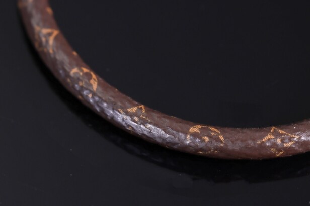 Louis Vuitton. Armbånd med monogram