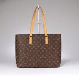 Louis Vuitton. 'Luco' skuldertaske af Monogram Canvas