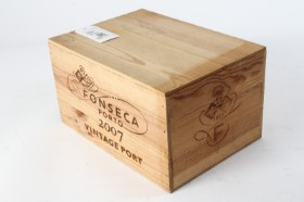 1 kasse med 12 flasker Fonseca Porto Vintage Port 2007.