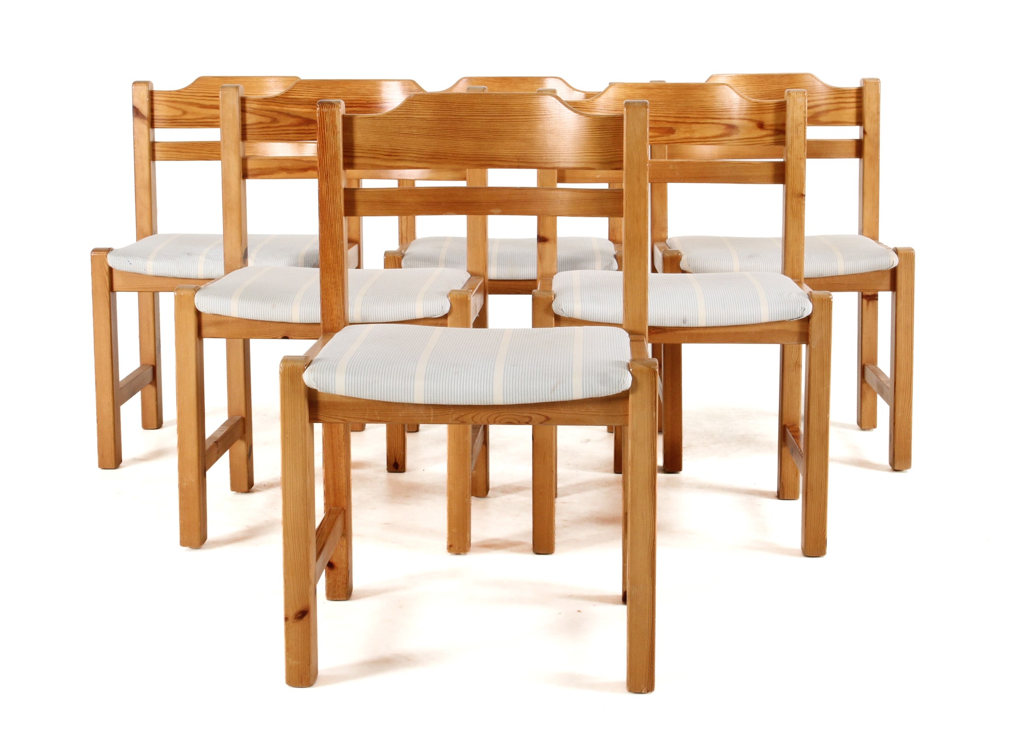 Danish furniture manufacturer. Six dining chairs, pine, 1980s (6)