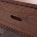 Dansk møbelproducent. Lavt TV bord i valnød.