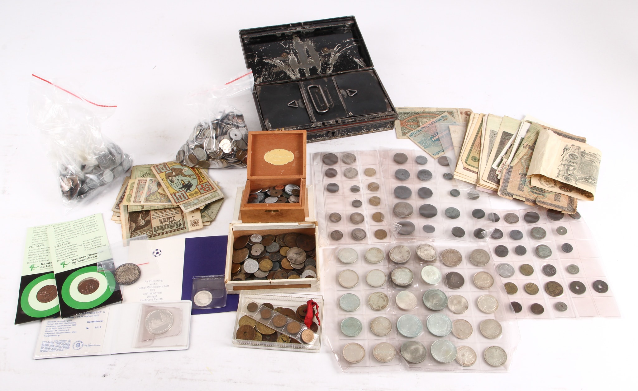 Collection of Danish and foreign coins, some silver etc.