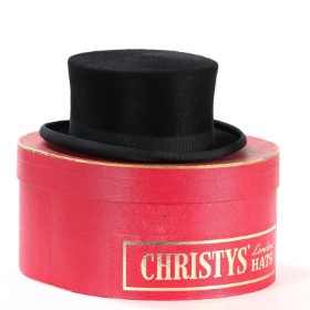 Christy's Hats, London. Dressur Hat i org. æske, str. 6 7/8 (UK) / 56 cm.