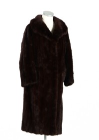 Mahogany colored Mink. Fur, size approx. 40