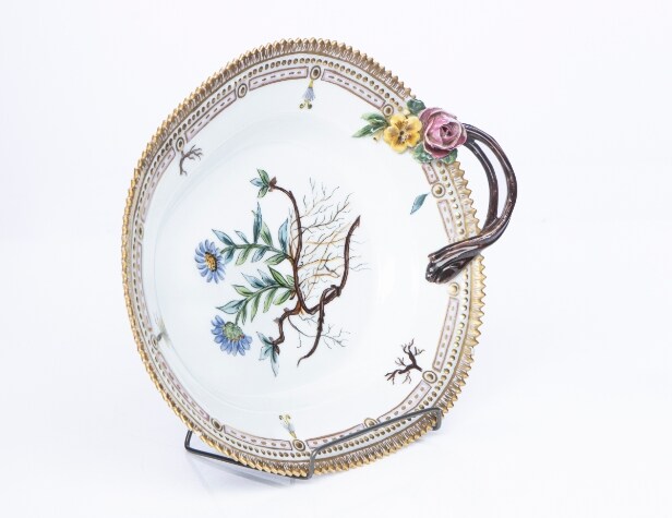 Royal Copenhagen. Flora Danica, asiet nr. 3541, 2 sortering
