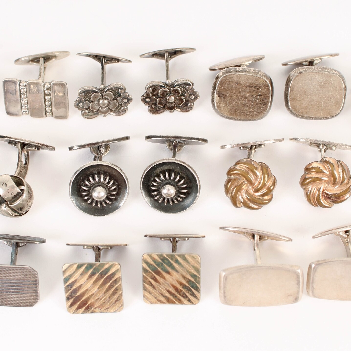 Collection of silver jewelry | Lauritz.com