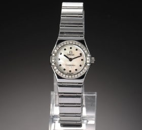 Omega 'Constellation My Choice'. Dameur i stål med perlemorsskive og brillanter, ca. 1997