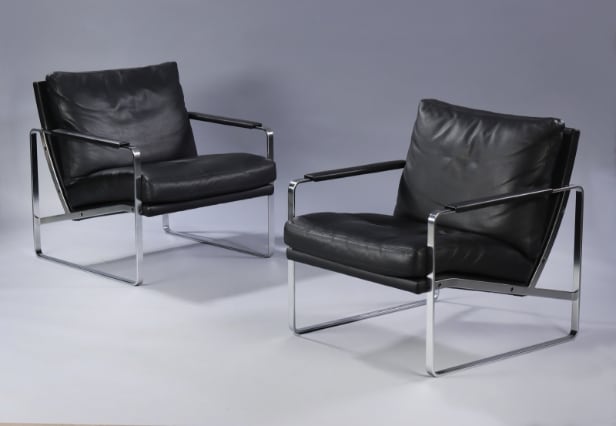 Preben Fabricius. A pair of armchairs, model 710, Conversation Chair in black leather (2)