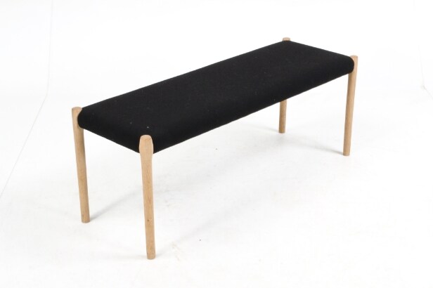 241. N.O Møller. Bench model 63A, oak