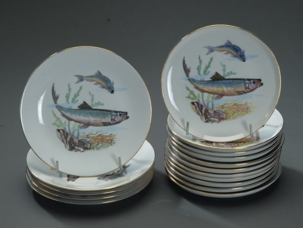 Kahla og Colditz. 16 fisketallerkener, porcelæn (16)