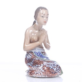 Dahl Jensen. 'Evening prayer' Malay woman, porcelain figure, no. 1253