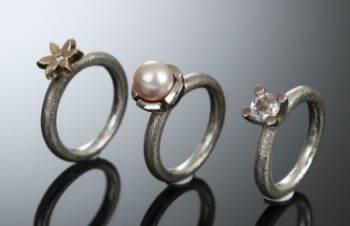 Birgitte Buchave Munch: Mira Mara, tre ringe, diamant samt perle og morganite (3)