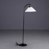 Flemming Agger for Le Klint. / standerlampe, model 368 - Lauritz.com