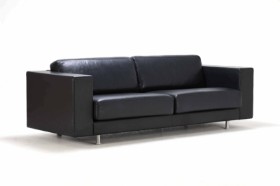 Erik Jørgensen: 3 personers sofa, model 660. Betræk af sort skind.