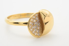 Ring med cubic zirkonia, 8 kt. guld, str. 54