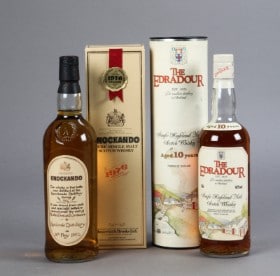 2 flasker Scotch whisky bla. Knockando 1976 Season pure single malt whisky (2).