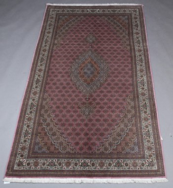 Täbriz Mahi med silke. Persien. 281 x 158 cm