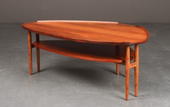 Arne Vodder. Asymmetrical rosewood coffee table.