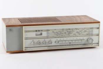 Bang & Olufsen radio model Beo 610