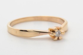 Solitairering med brillant på ca. 0.05 ct., 8 kt. hvidguld, str. 56