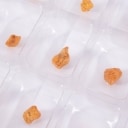 300 pieces of unpolished inclusion amber (300)