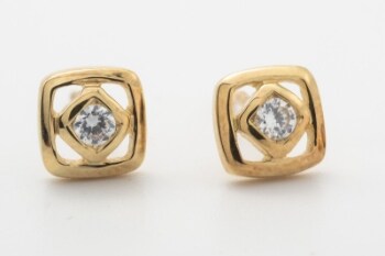 Par ørestikker med cubic zirkonia af 8 kt. guld