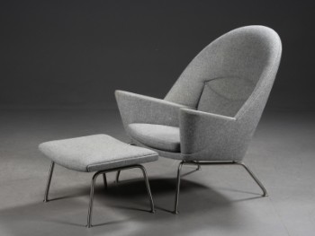 Hans J. Wegner. Oculus lounge chair and stool, Model CH-468 (2)