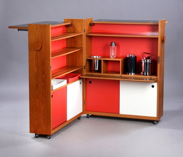 Hornslet Møbelfabrik. 'Folding bar' / sammenklappelig bar af fineret teaktræ