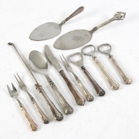 11 parts incl. Cohr Herregaard service with silver handles (11)