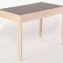 663. Brink Møbler. Skrivebord af eg