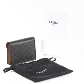 Céline. Card Holder in Triomphe Canvas & lammeskind i Céline æske.