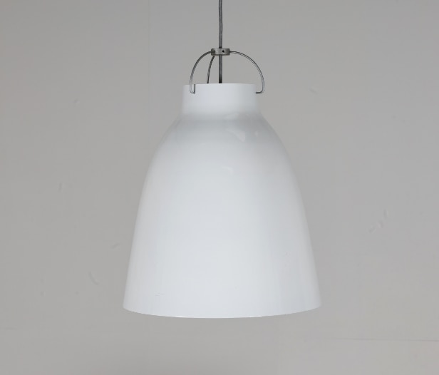 Cecilie Manz for Fritz Hansen. Caravaggio pendel, model P3