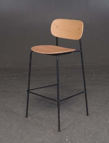 Norm Architects & Els van Hoorebeeck for Menu. Model Co Counter Chair. Barstol