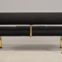 Johannes Foersom & Peter Hjort Lorenzen. Pipeline sofa sort med guld forkromning