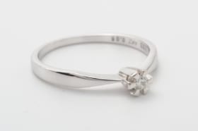 Solitairering med brillant på ca. 0.05 ct., 8 kt. hvidguld, str. 54