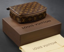 Louis Vuitton. Blødt model 'Poche Monte Carlo - Lauritz.com