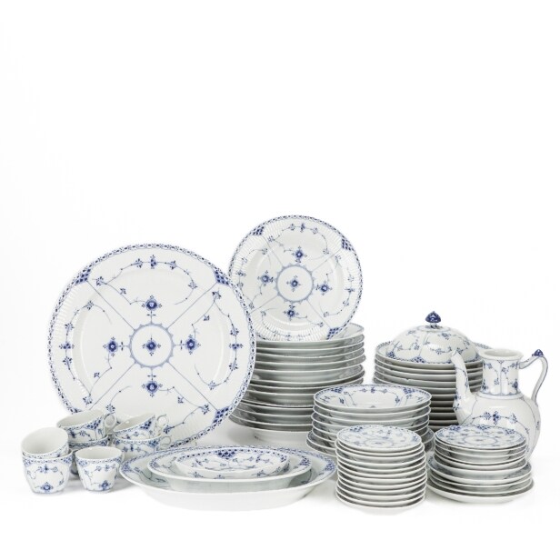 Royal Copenhagen. 'Musselmalet halvblonde' service af porcelæn (69)