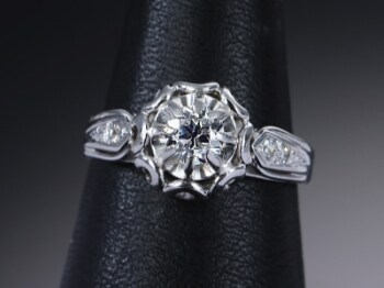 Fransk diamant-solitairering af platin, i alt ca. 0.59 ct