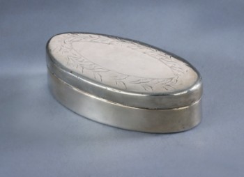Svensk sølvsmed. Tabatière af sølv, 1816