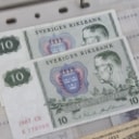 Collection of banknotes in folder, including Russia and France (142)