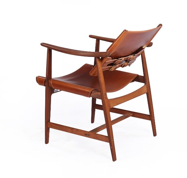 Børge Mogensen. 'Hunter's chair' of oiled walnut, model BM1106