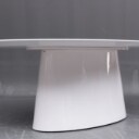 Hvidt ovalt spisebord i træ model Submarine