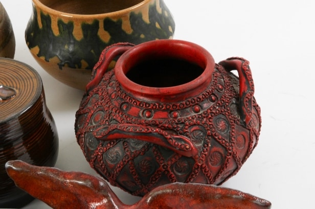 Large collection primarily Danish ceramics including Gerd Bøgelund (24)